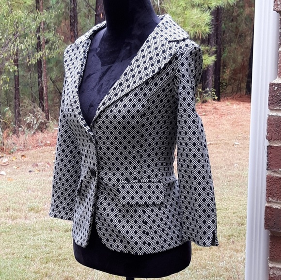NWOT BLACK AND WHITE BLAZER - Picture 2 of 5